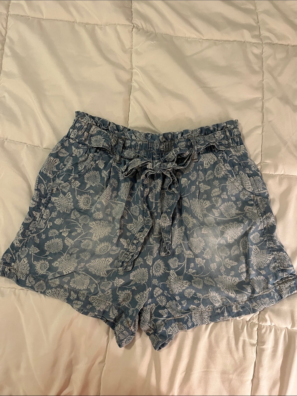 Knox Rose Tencel Women's Blue Floral Tie-Waist Shorts